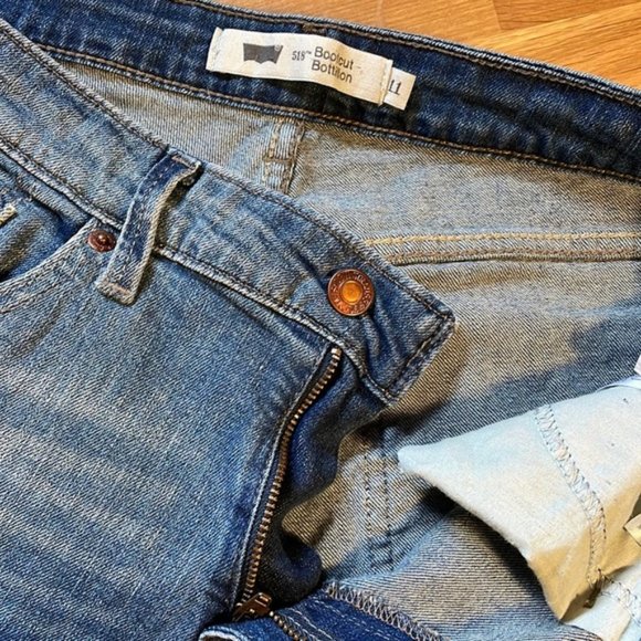 Levis 518 Bootcut Jeans - Picture 2 of 4